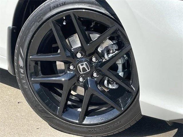 Photo of 2025 Platinum White Pearl Honda Civic Hybrid