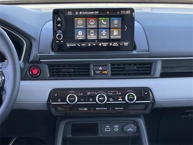 Photo of 2025 Lunar Silver Honda Pilot