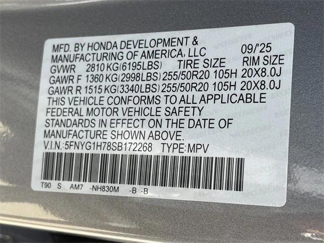 Photo of 2025 Lunar Silver Honda Pilot