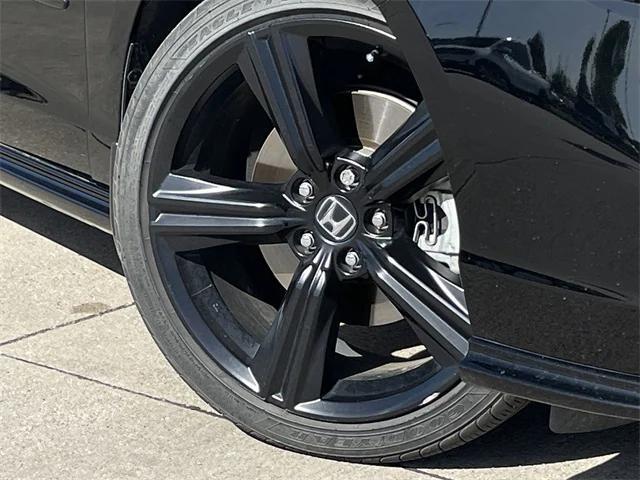 Photo of 2023 Crystal Black Pearl Honda Accord Hybrid
