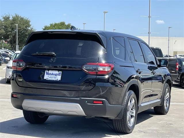 Photo of 2025 Crystal Black Pearl Honda Pilot