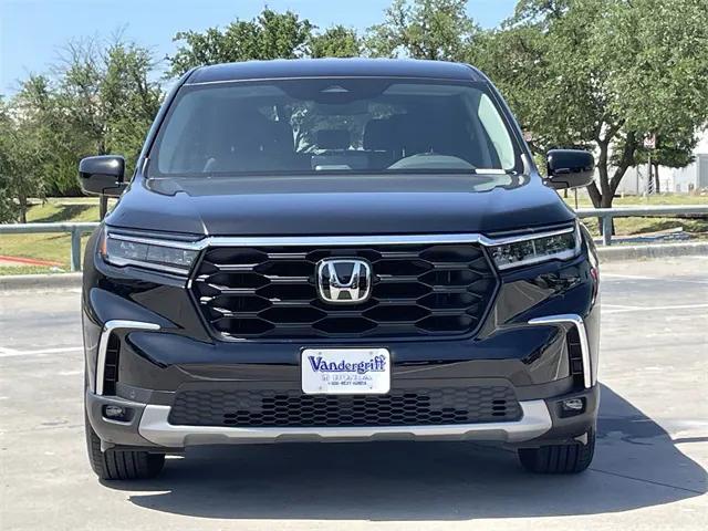 Photo of 2025 Crystal Black Pearl Honda Pilot