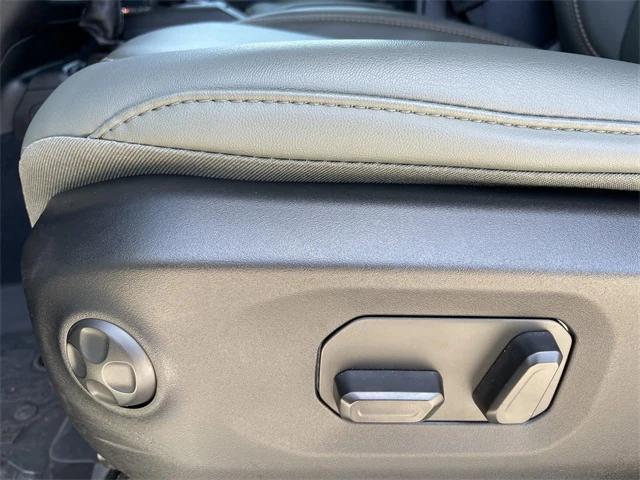 Photo of 2024 Anvil Clear Coat Jeep Gladiator