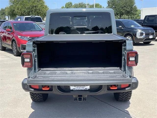 Photo of 2024 Anvil Clear Coat Jeep Gladiator
