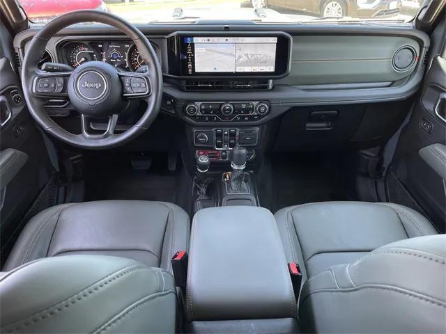 Photo of 2024 Anvil Clear Coat Jeep Gladiator
