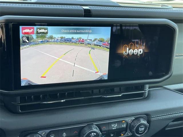 Photo of 2024 Anvil Clear Coat Jeep Gladiator