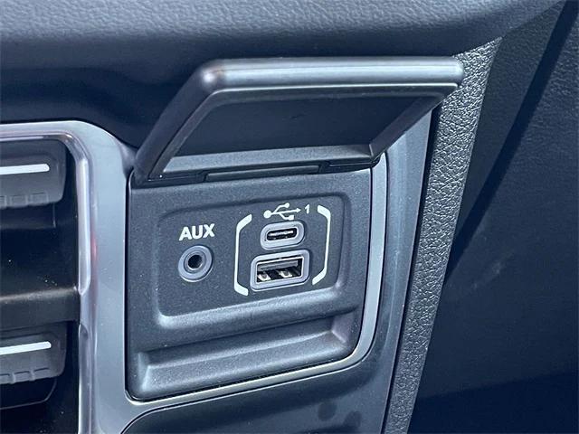 Photo of 2024 Anvil Clear Coat Jeep Gladiator