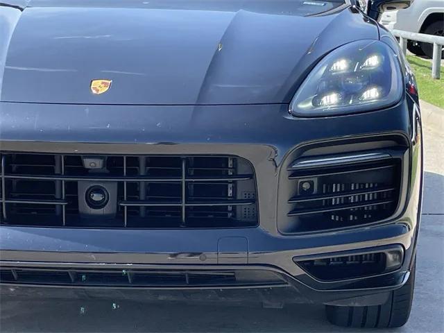 Photo of 2022 Black Porsche Cayenne