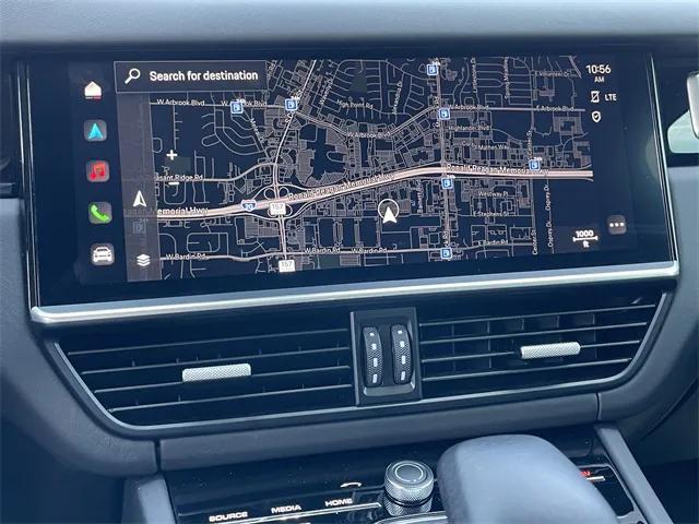 Photo of 2022 Black Porsche Cayenne
