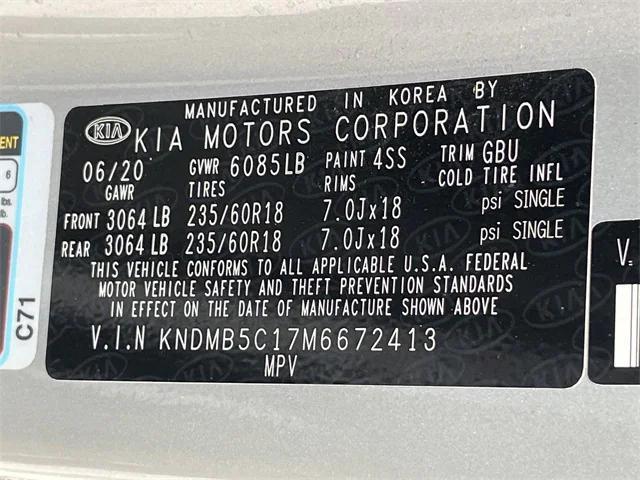 Photo of 2021 Silky Silver Kia Sedona