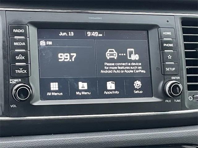Photo of 2021 Silky Silver Kia Sedona