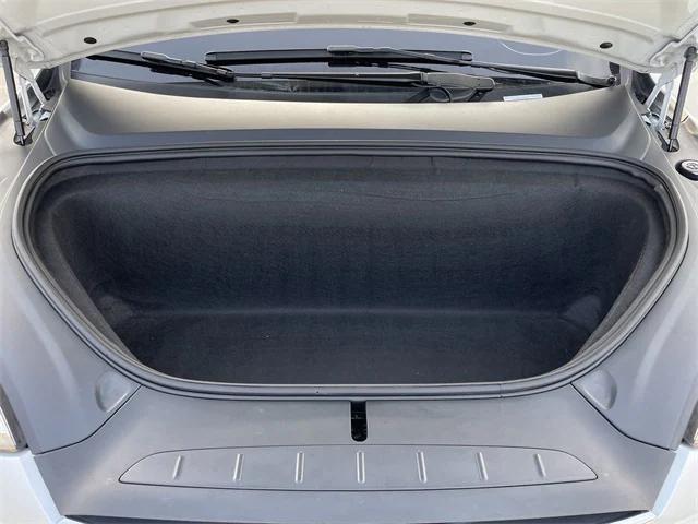 Photo of 2020 Pearl White Multi-Coat Tesla Model X