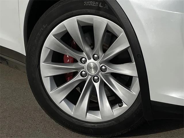 Photo of 2020 Pearl White Multi-Coat Tesla Model X