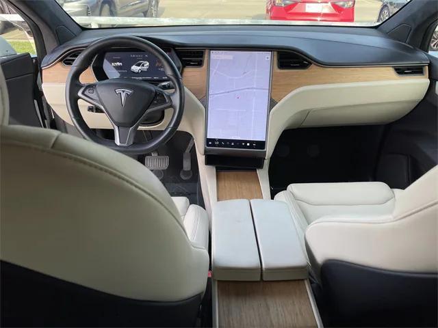 Photo of 2020 Pearl White Multi-Coat Tesla Model X