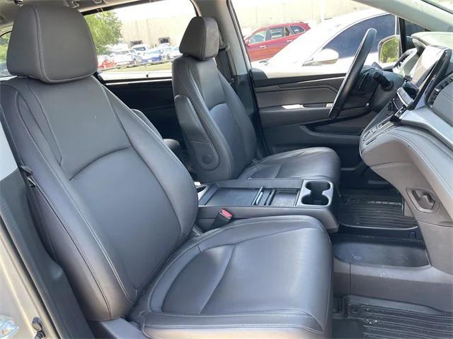 Photo of 2023 Lunar Silver Metallic Honda Odyssey
