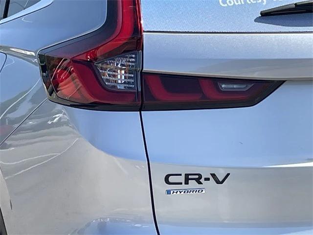 Photo of 2025 Solar Silver Honda CR-V Hybrid