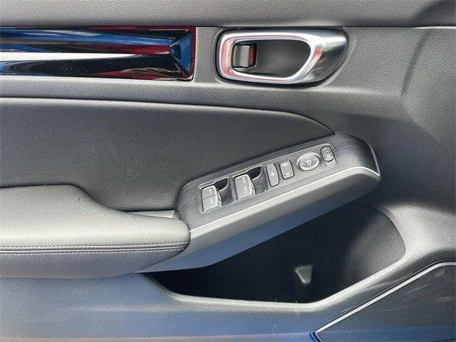 Photo of 2025 Sand Dune Pearl Honda Civic Hybrid