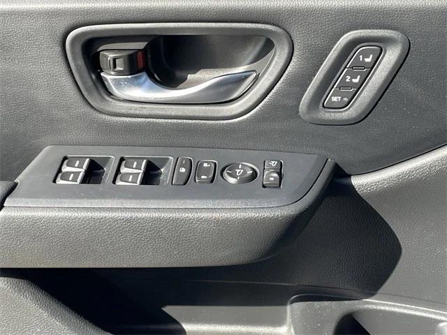 Photo of 2025 Platinum White Pearl Honda Pilot