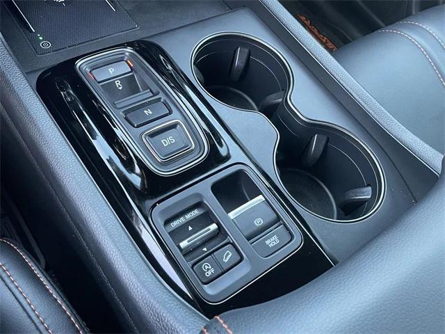 Photo of 2025 Platinum White Pearl Honda Pilot
