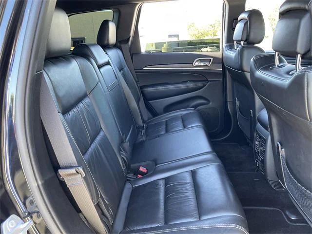 Photo of 2015 Brilliant Black Crystal Pearlcoat Jeep Grand Cherokee