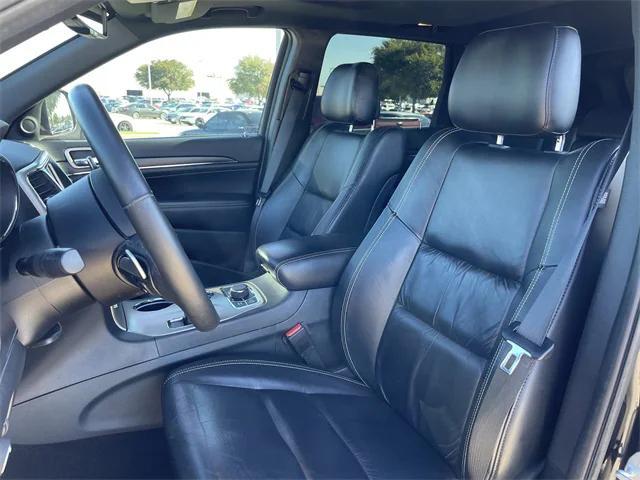 Photo of 2015 Brilliant Black Crystal Pearlcoat Jeep Grand Cherokee