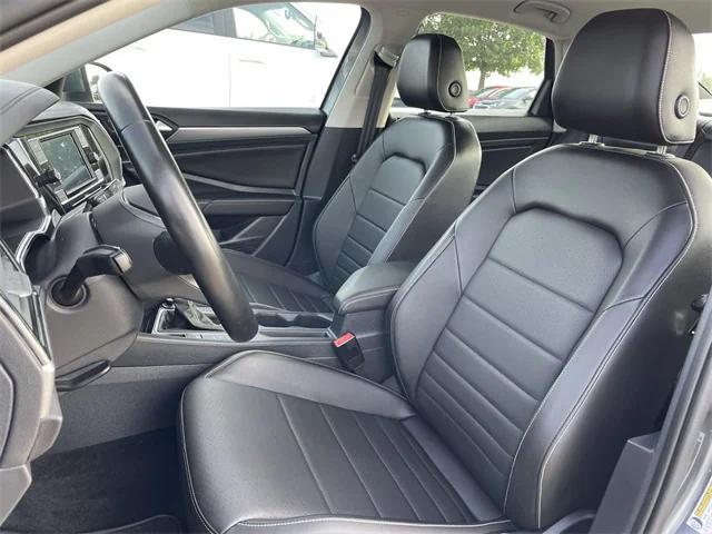 Photo of 2023 Platinum Gray Volkswagen Jetta