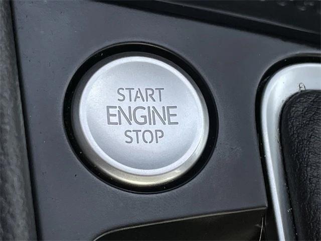 Photo of 2023 Platinum Gray Volkswagen Jetta