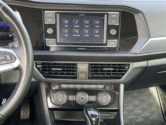 Photo of 2023 Platinum Gray Volkswagen Jetta
