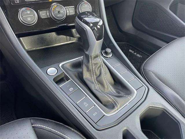 Photo of 2023 Platinum Gray Volkswagen Jetta