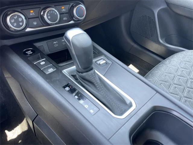 Photo of 2025 Canyon Bronze Nissan Kicks