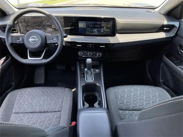 Photo of 2025 Canyon Bronze Nissan Kicks