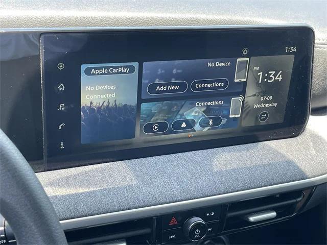 Photo of 2025 Canyon Bronze Nissan Kicks