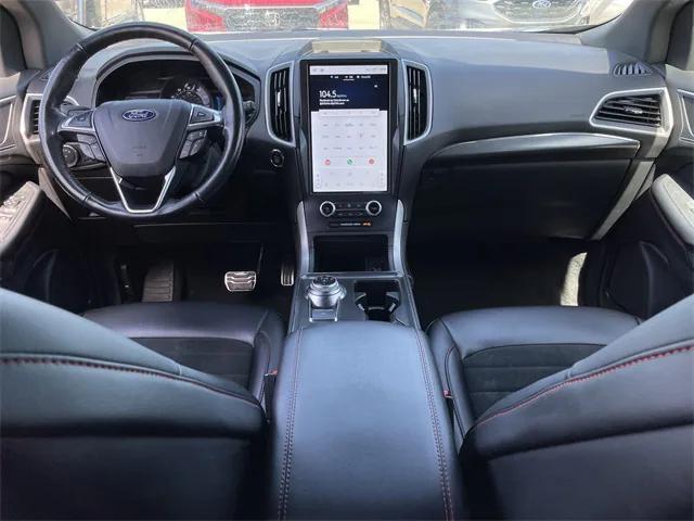 Photo of 2022 Carbonized Gray Ford Edge