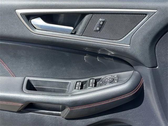 Photo of 2022 Carbonized Gray Ford Edge
