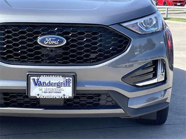 Photo of 2022 Carbonized Gray Ford Edge