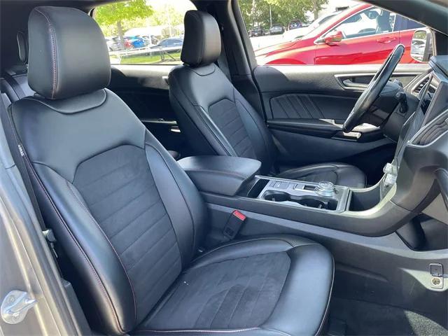 Photo of 2022 Carbonized Gray Ford Edge