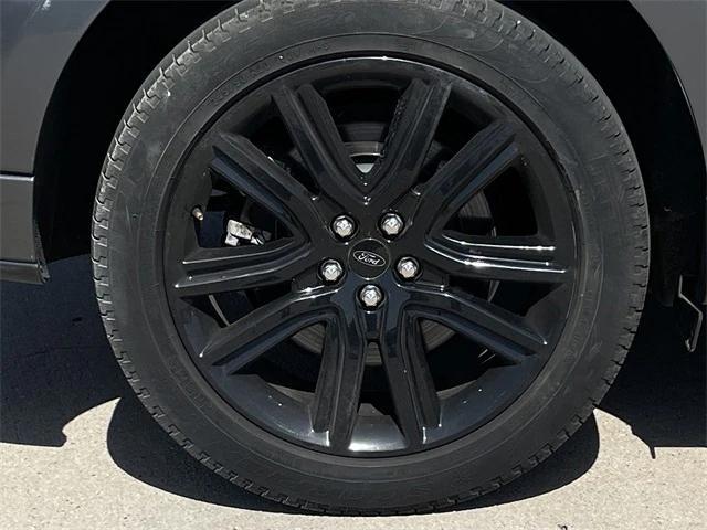 Photo of 2022 Carbonized Gray Ford Edge