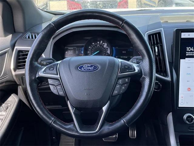 Photo of 2022 Carbonized Gray Ford Edge