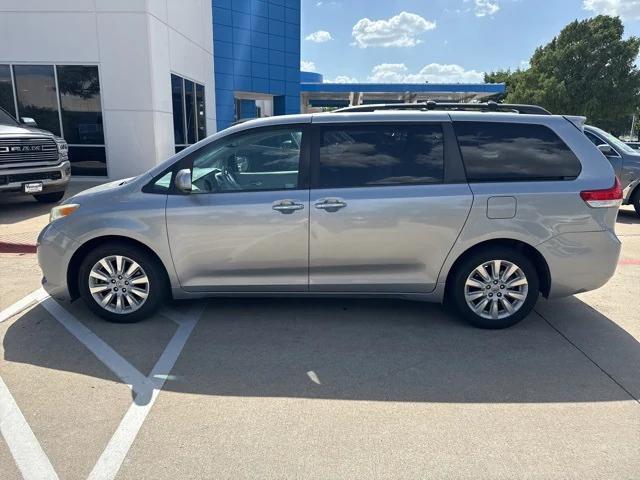 Photo of 2013 Silver Sky Toyota Sienna