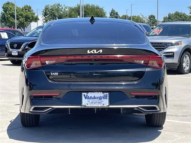 Photo of 2024 Ebony Black Kia K5