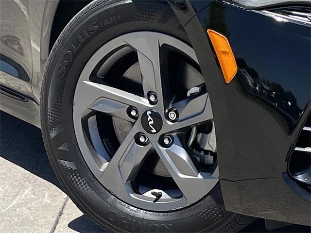 Photo of 2024 Ebony Black Kia K5