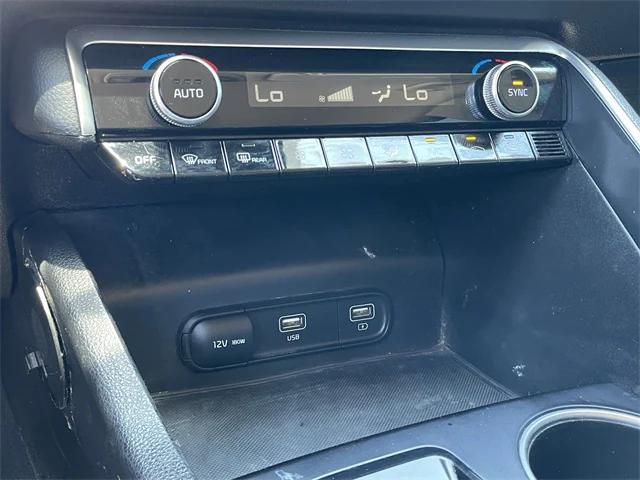 Photo of 2024 Ebony Black Kia K5