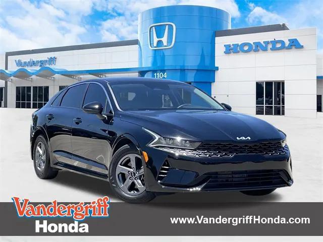 Photo of 2024 Ebony Black Kia K5