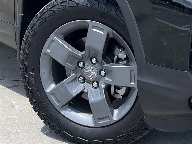 Photo of 2025 Crystal Black Pearl Honda Ridgeline