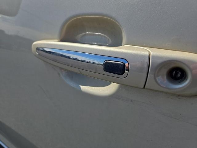 Photo of 2015 Platinum Dune Tri-Coat Lincoln MKS