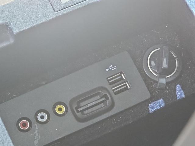 Photo of 2015 Platinum Dune Tri-Coat Lincoln MKS