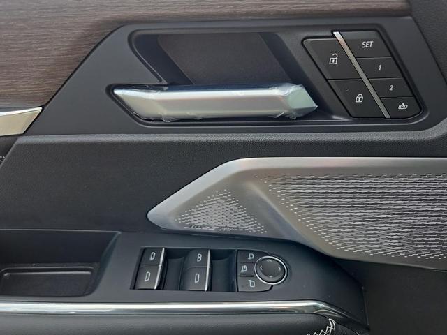 Photo of 2025 Ebony Twilight Metallic GMC Acadia