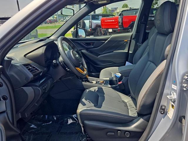 Photo of 2024 Ice Silver Metallic Subaru Forester
