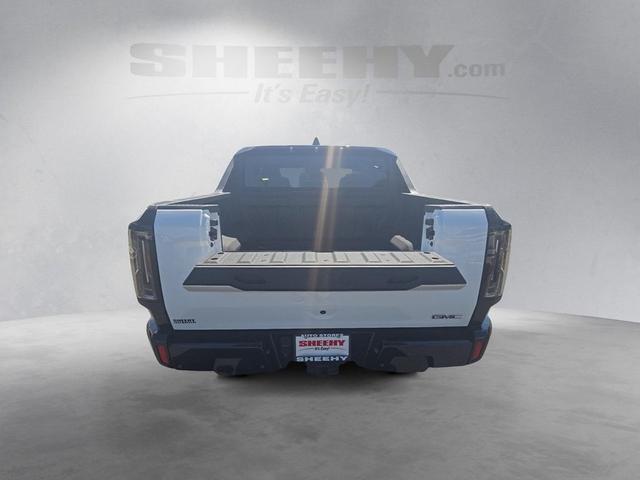 Photo of 2025 Interstellar White GMC HUMMER EV Pickup