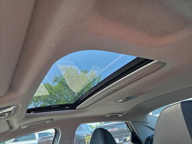 Photo of 2024 Serenity White Hyundai ELANTRA
